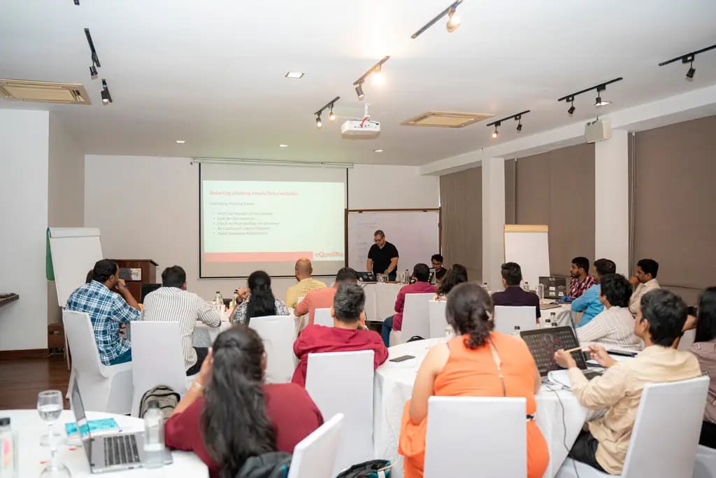 Digital Security School: training the trainers, Batticaloa, 2024-08-25.