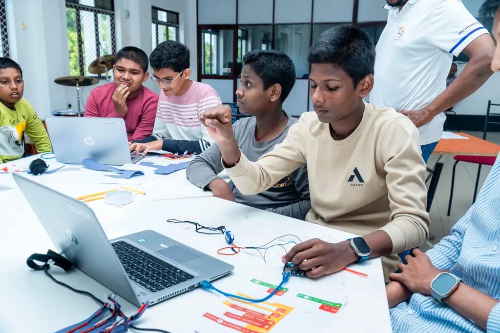 AI with Electronics workshops, Batticaloa, 2025-05-07.