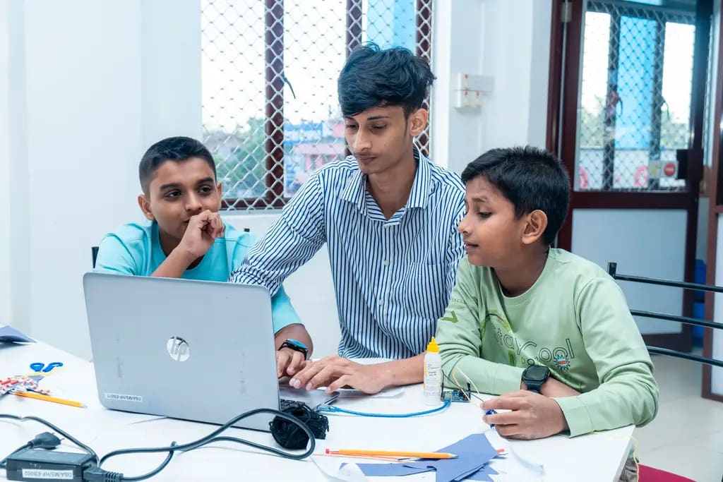 AI with Electronics workshops, Batticaloa, 2025-05-07.