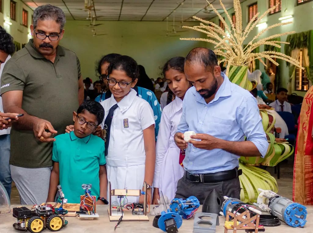Kiran Central College, a science quiz and a workshop, Kiran, Batticaloa, 2023-05-02.