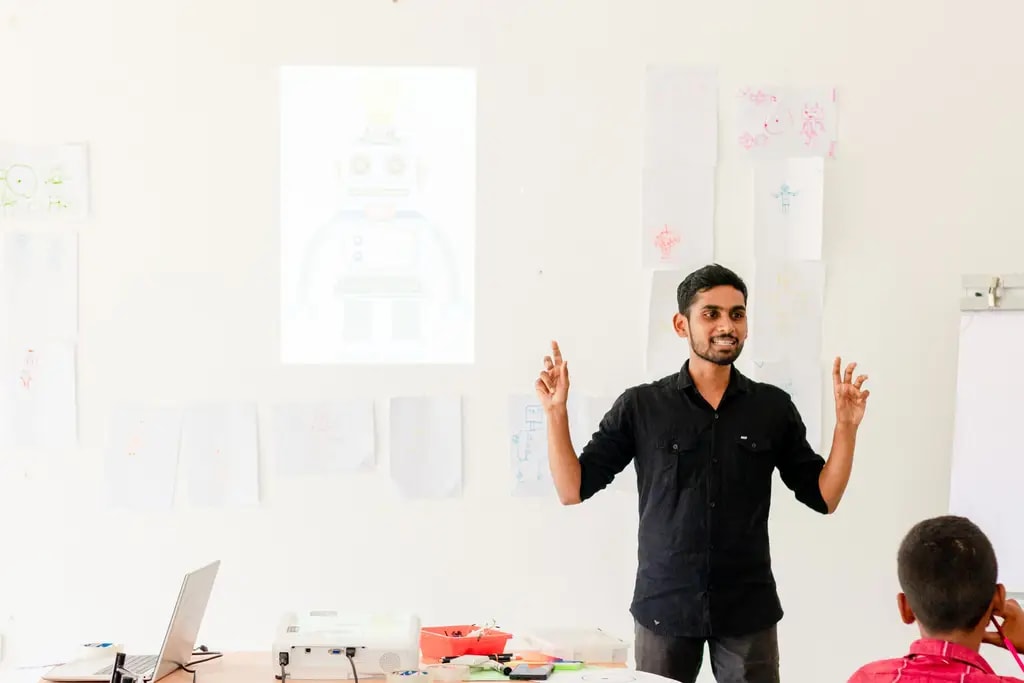 Kids' robotics, building automated railways, Batticaloa, 2023-08-20.