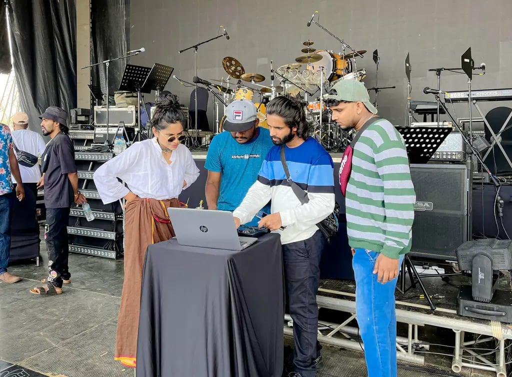 Yaazh Gaanam, opening a concert in Jaffna, 2023-10-21.