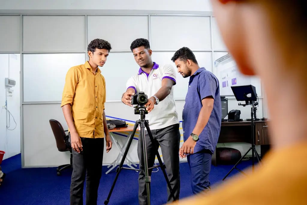 Media workshop for deaf and non-speaking participants, Batticaloa, 2023-10-28.