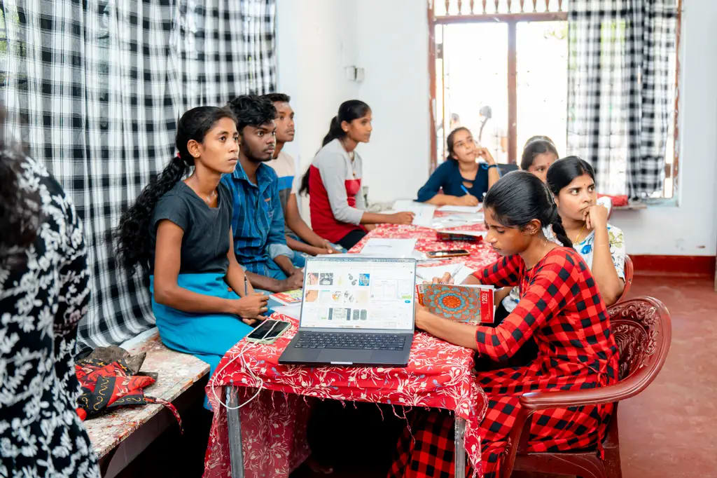 English workshops in Porathivu, Periya Porathivu, Batticaloa, 2024-05-18.