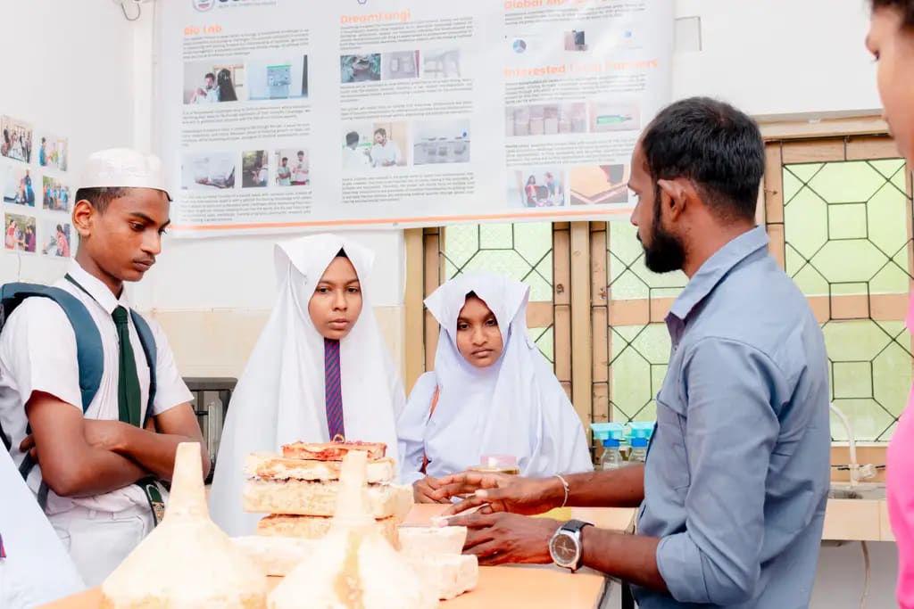 Nurainiya school visit, Batticaloa, 2023-10-31.