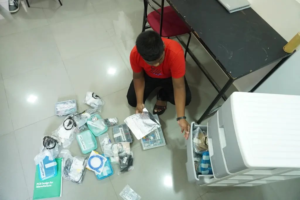 Science Hackday and an equipment handover, Batticaloa, 2021-12-16.