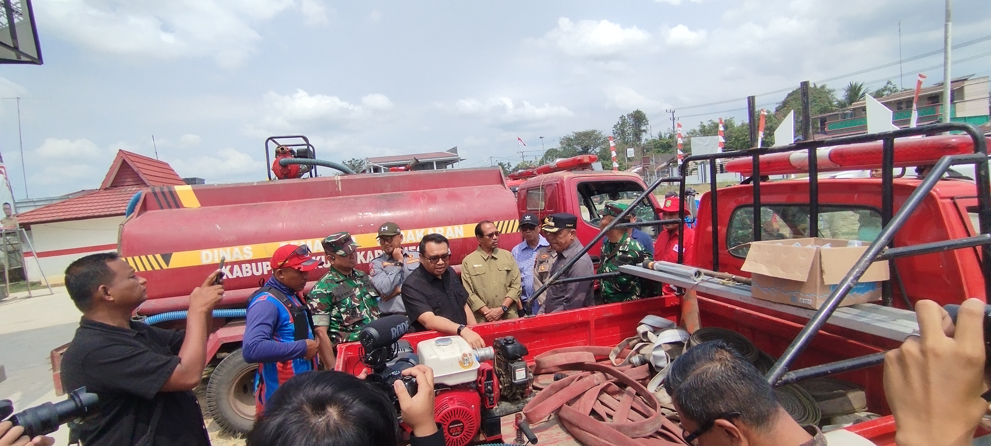 https://res.cloudinary.com/xjodskcl/image/upload/v1792519105/Monitoring_Posko_Terpadu_Penanganan_Karhutla.jpg