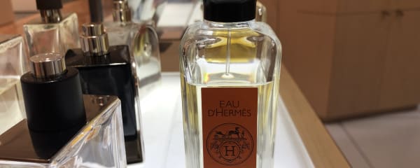 エルメス初の香水。60年の歴史を誇る「Eau d'HERMES(オー ドゥ エルメス)」/『HERMES(エルメス)』