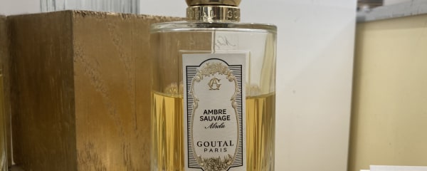 エモーショナルな夕暮れが、すぐそこに。「アンブル ソヴァージュ アブソリュ(AMBRE SAUVAGE ABSOLU)」/『グタール(Goutal)』