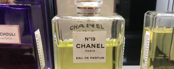 『CHANEL(シャネル)』ならではの最上無二のグリーンノート「19番」
