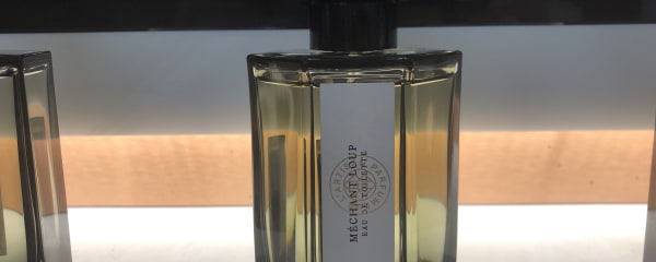 グリム童話に基づくニッチ香水「Méchant Loup(メシャン ルー)」/『L’artisan(ラルチザン)』
