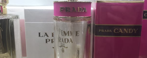 『PRADA(プラダ)』の名香「CANDY(キャンディ)」、甘く洗練されたグルマンノート