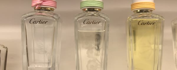 儚いスズランの愛すべき香り。「Pur Muguet(ピュール ミュゲ)」/『Cartier(カルティエ)』
