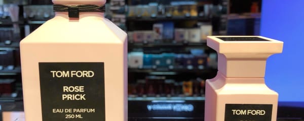 最上級のローズ香水は『TOM FORD(トム・フォード)』の「ROSE PRICK(ローズ・プリック)」で