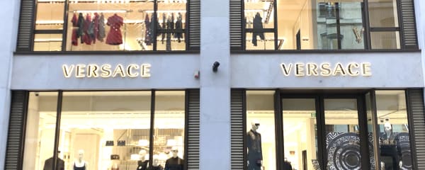 現代プリンセスの香り『VERSACE(ヴェルサーチェ)』の「Bright Crystal(ブライト・クリスタル)」