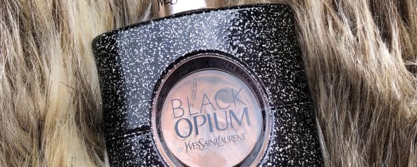 甘く、スタイリッシュなカフェの香り『Yves Saint-Laurent(イヴ・サンローラン)』「BLACK OPIUM(ブラック・オピウム)」