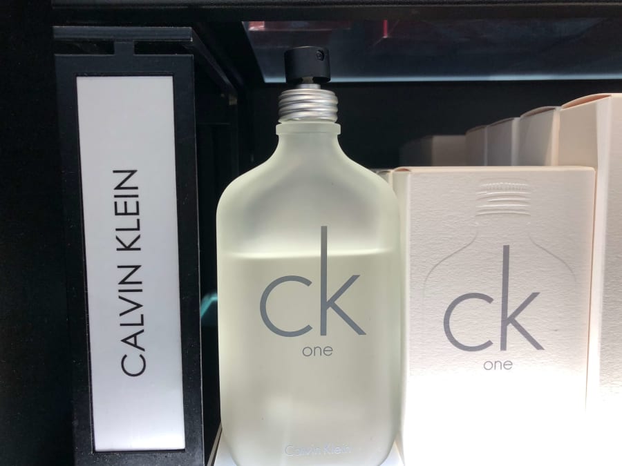 デザインしないことがデザイン「ck one(シーケー・ワン)」のクリーンネス