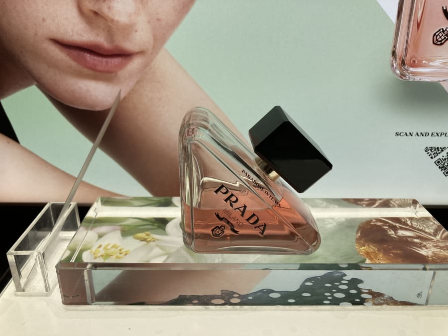 プラダから新たなアイコンフレグランスが登場!「Paradoxe(パラドックス)」/『PRADA(プラダ)』