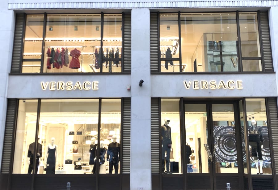 現代プリンセスの香り『VERSACE(ヴェルサーチェ)』の「Bright Crystal(ブライト・クリスタル)」