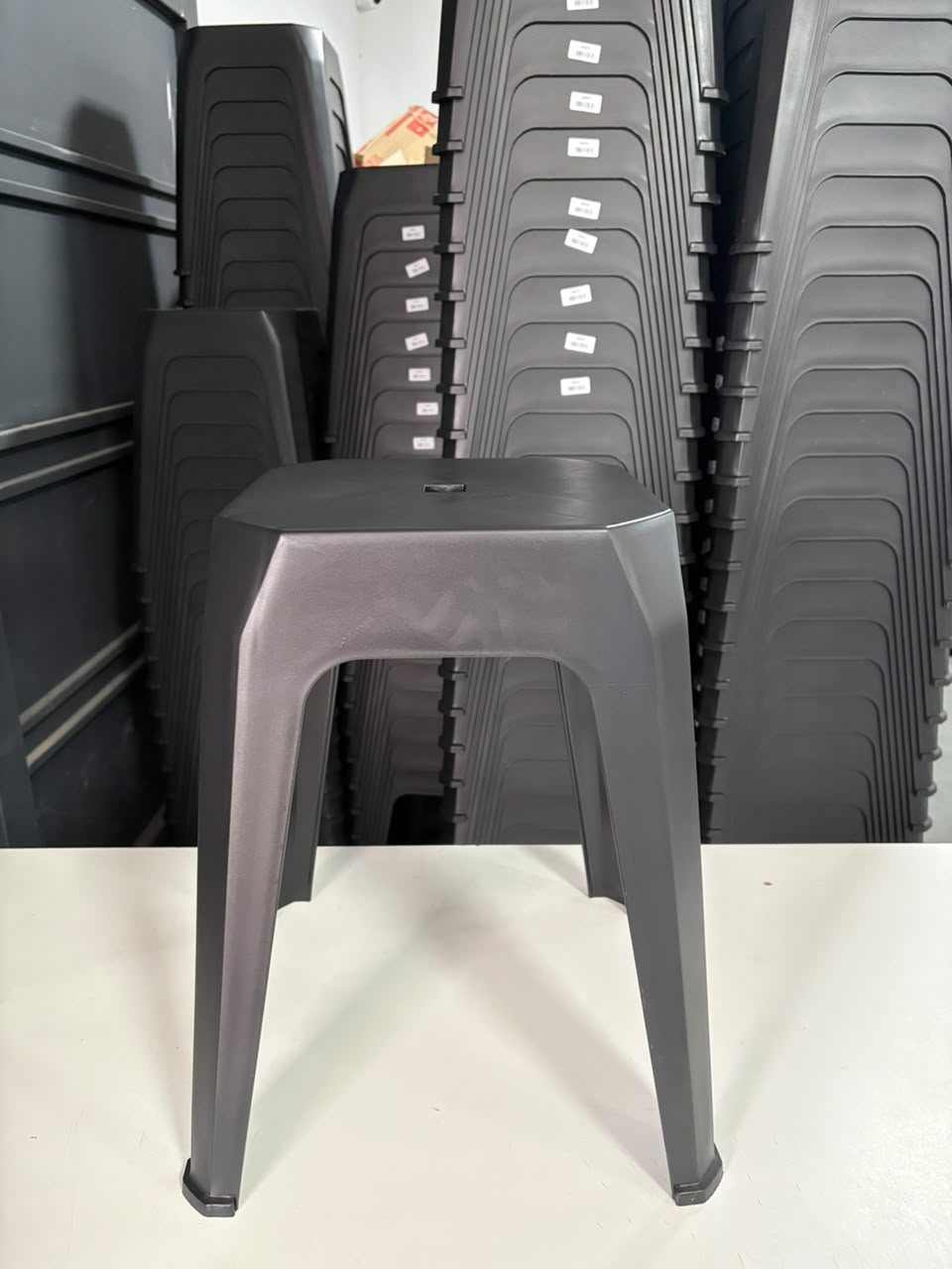 Banqueta negra reforzada (Luk-0072)