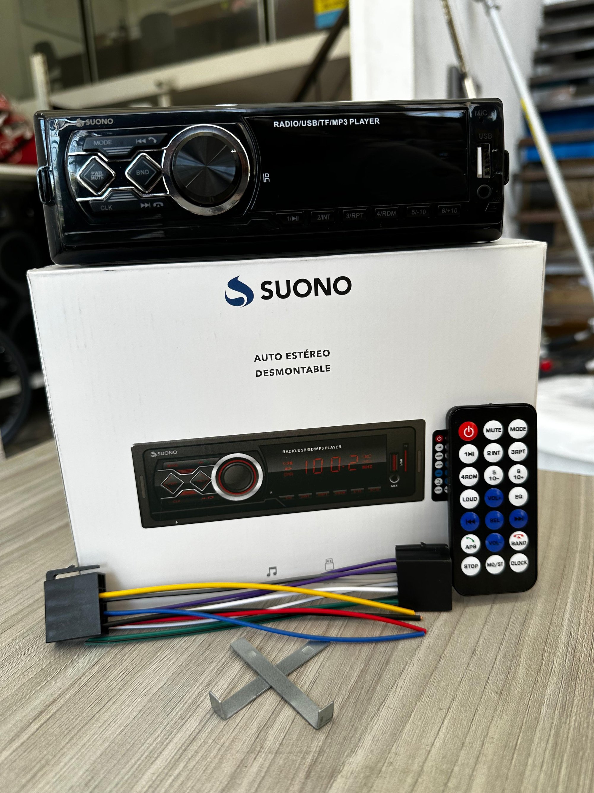Estéreo Bluetooth con Control Desmontable
