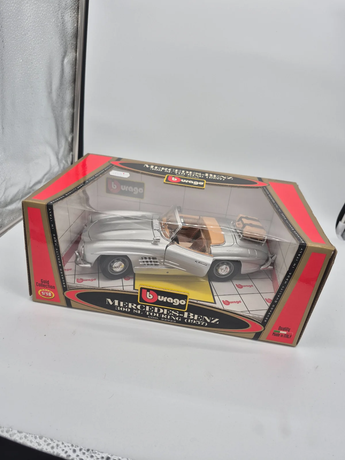 Bburago Gold Collection 1:18 Mercedes-Benz 300 SL Touring (1957) - Cod. 33923