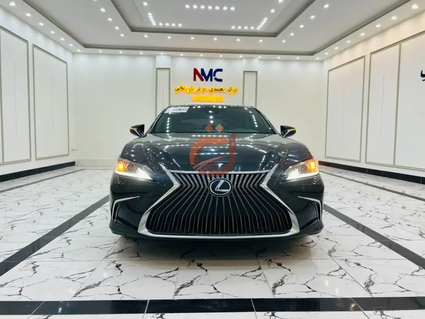 Lexus IS 2019