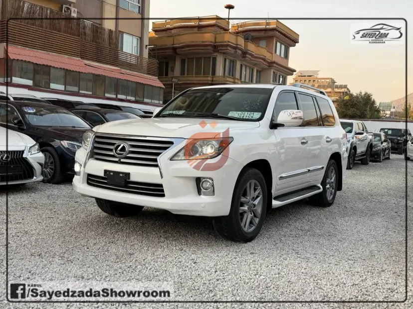 Lexus LX 2013