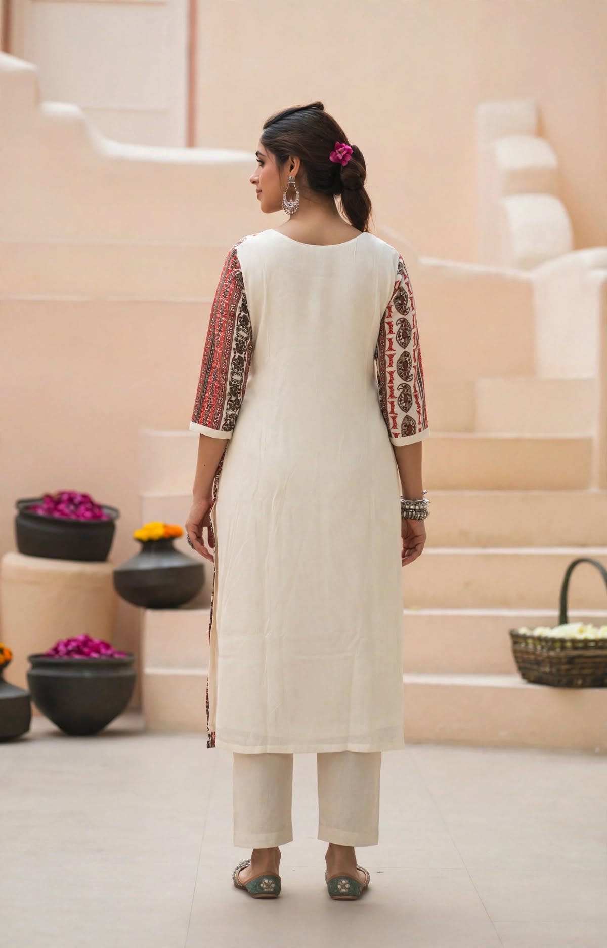 Cream & Black Printed Straight Kurta thumbnail 3