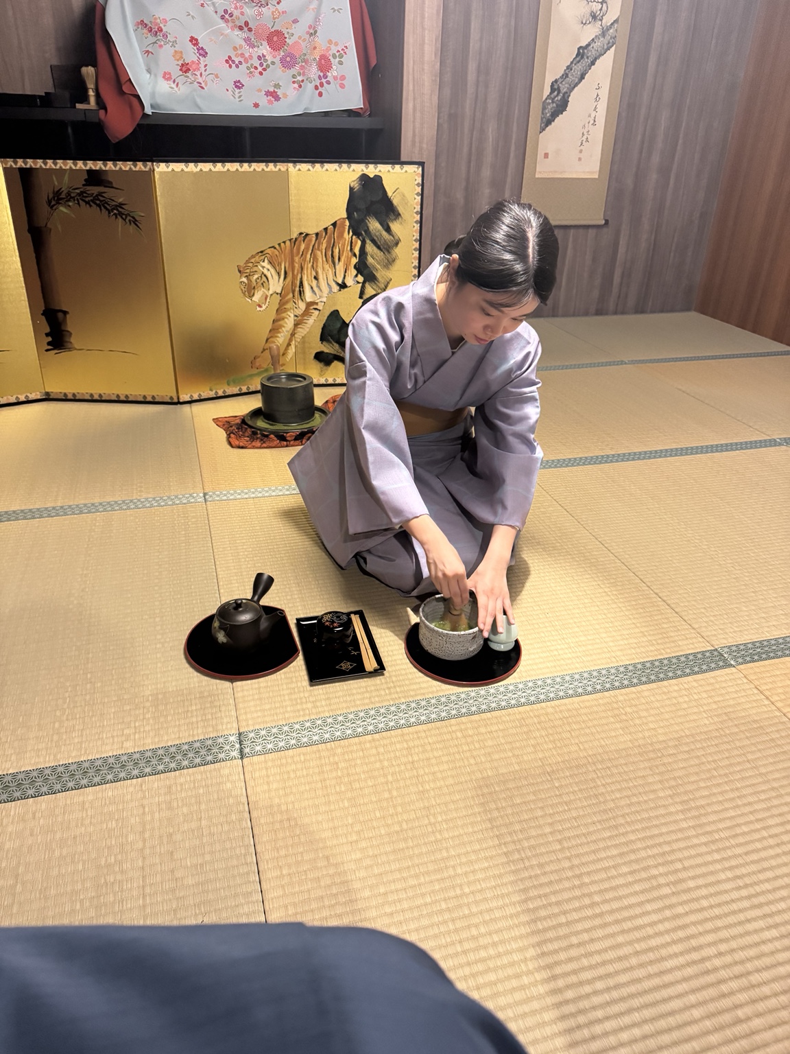 A demonstration of matcha preparation.