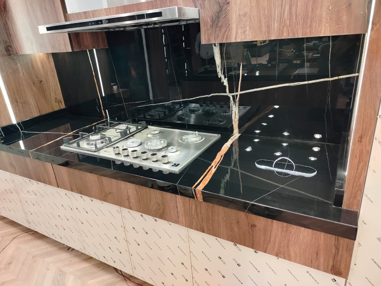 مطبخ بورسلين هندي كونتر توب +باك اسبلاش