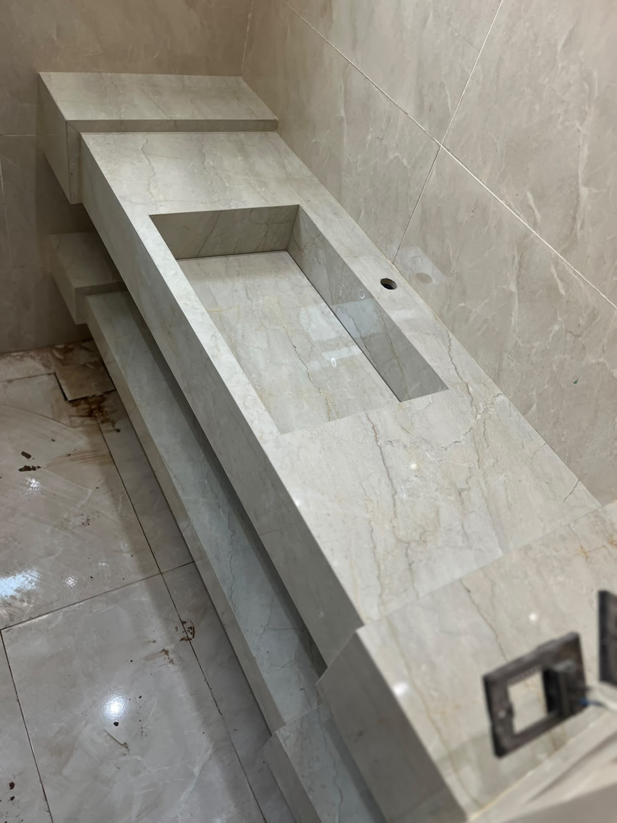 حوض بمساحه مختلفه 180*50