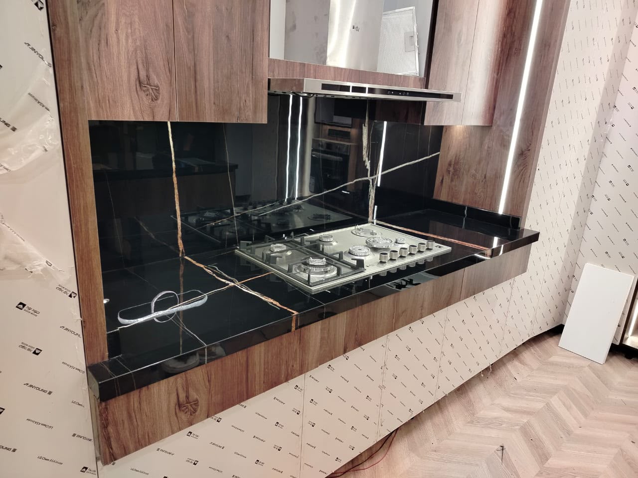 كونتر توب وباك اسبلاش بورسلين هندي