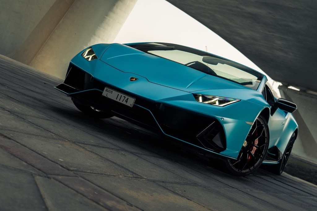 Lamborghini Huracán Rental in Dubai – V10 Convertible Supercar