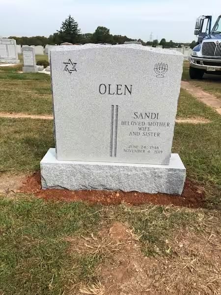 jewish double monuments - Olen
