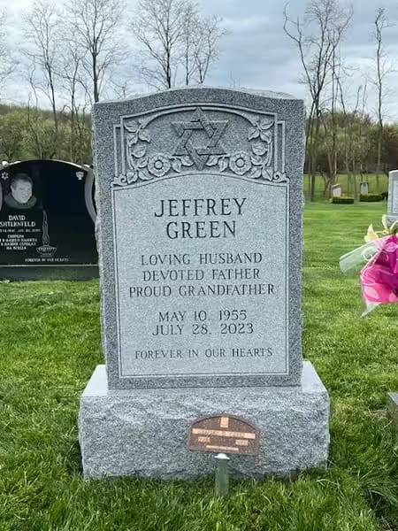 jewish single monuments - Green