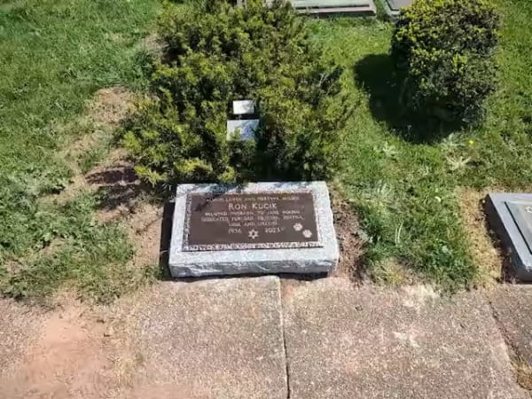 bronze monuments - Kucik