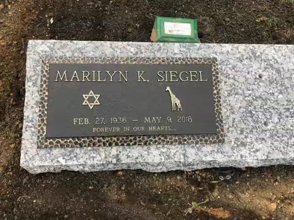 bronze monuments - Siegel