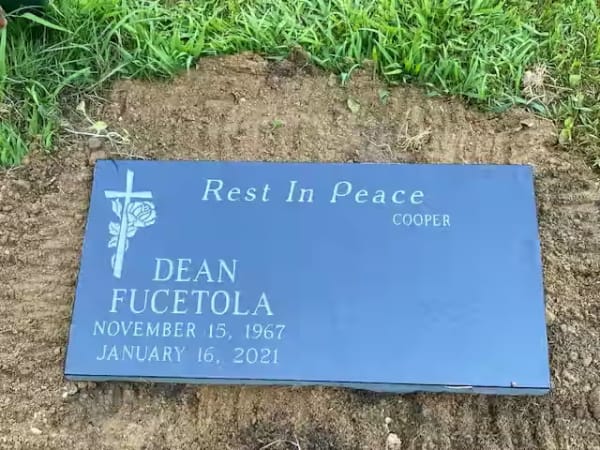 cemetery markers - Fucetola