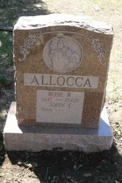 double granite monuments - Allocca