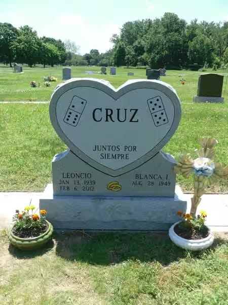 double granite monuments - Cruz
