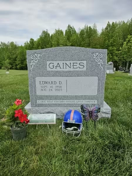 double granite monuments - Gaines