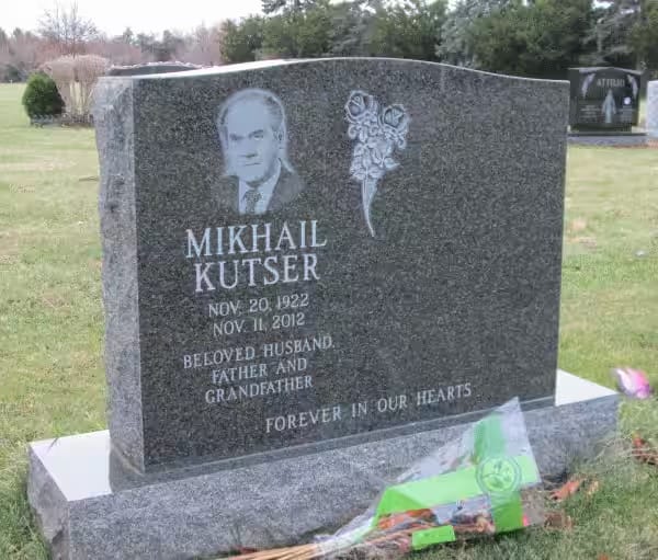 double granite monuments - Kutsar