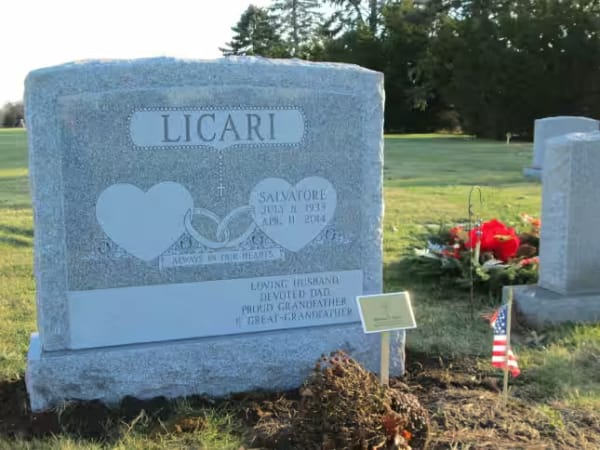 double granite monuments - Licari