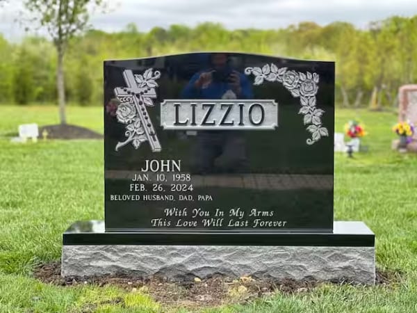 double granite monuments - Lizzio