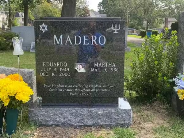 double granite monuments - Madero