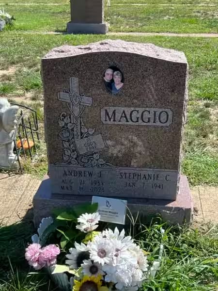 double granite monuments - Maggio