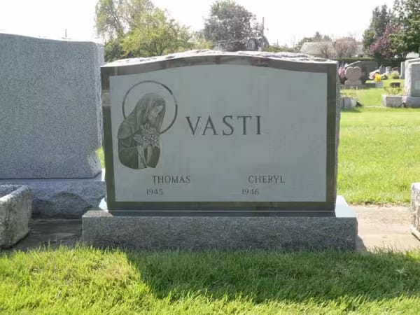 double granite monuments - Vasti