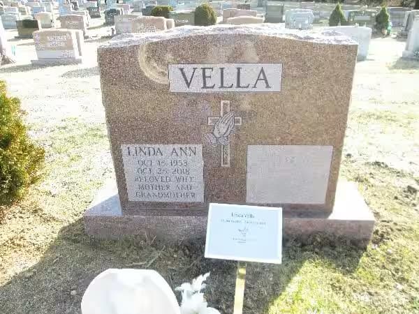 double granite monuments - Vella