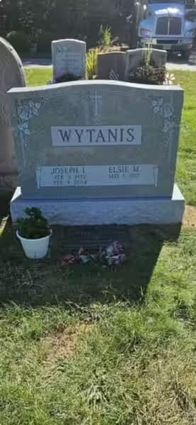 double granite monuments - Wytanis
